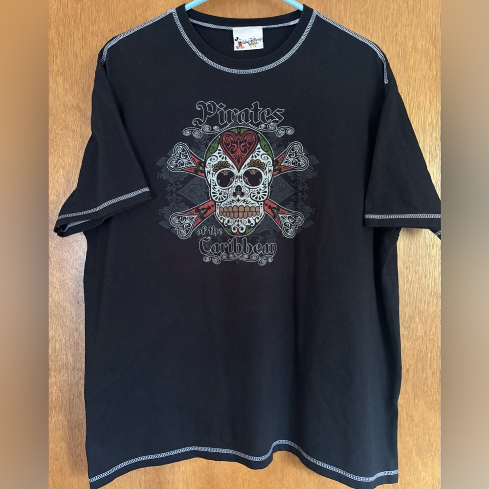🦜 Vintage WDW Y2K Pirates of the Caribbean Sugar Skull Tee ☠️